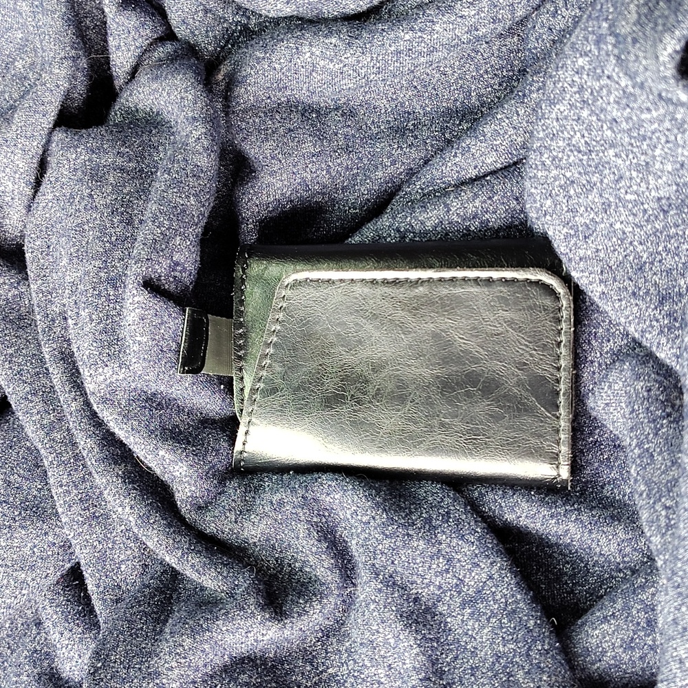 Leather black wallet/key holder